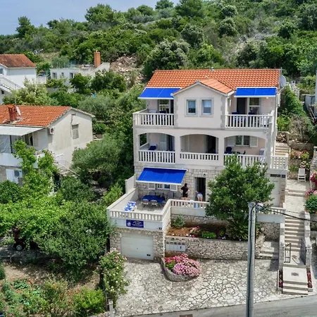 Apartament Ivo *
